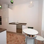 Elegant Mansion With Pool Semesterbostad