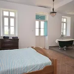 Elegant Mansion With Pool Semesterbostad *