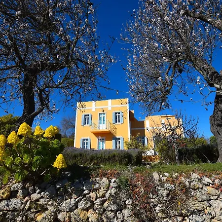 Elegant Mansion With Pool Semesterbostad