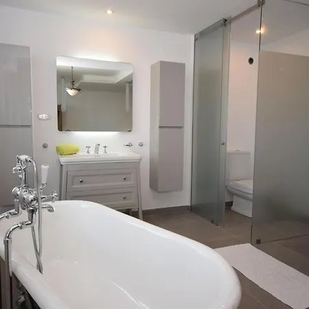 Authentic Yet Modern Villa And Cottage With Pool Holiday home