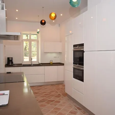 Authentic Yet Modern Villa And Cottage With Pool Holiday home *