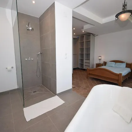 Authentic Yet Modern Villa And Cottage With Pool Loule