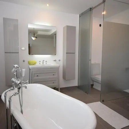 Elegant Mansion With Pool Prázdninový dům *